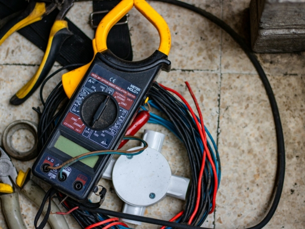 black and yellow clamp meter